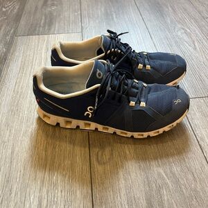 On Cloud 5 running shoes Navy Blue Tie Up Sneakers Size 8.5